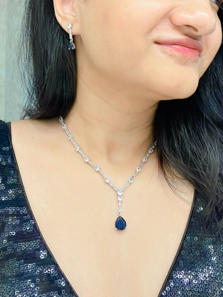 Hanifa AD Necklace Set