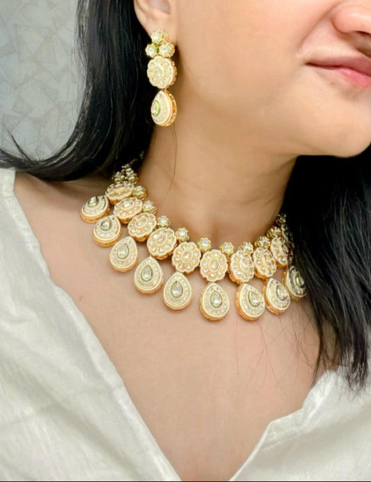 Amat Kundan Necklace Set