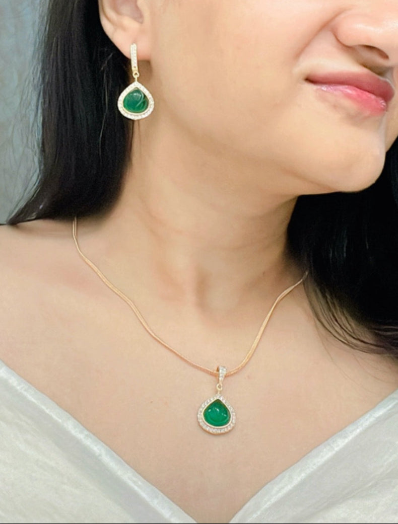 Jazeer Kundan Pendant Set