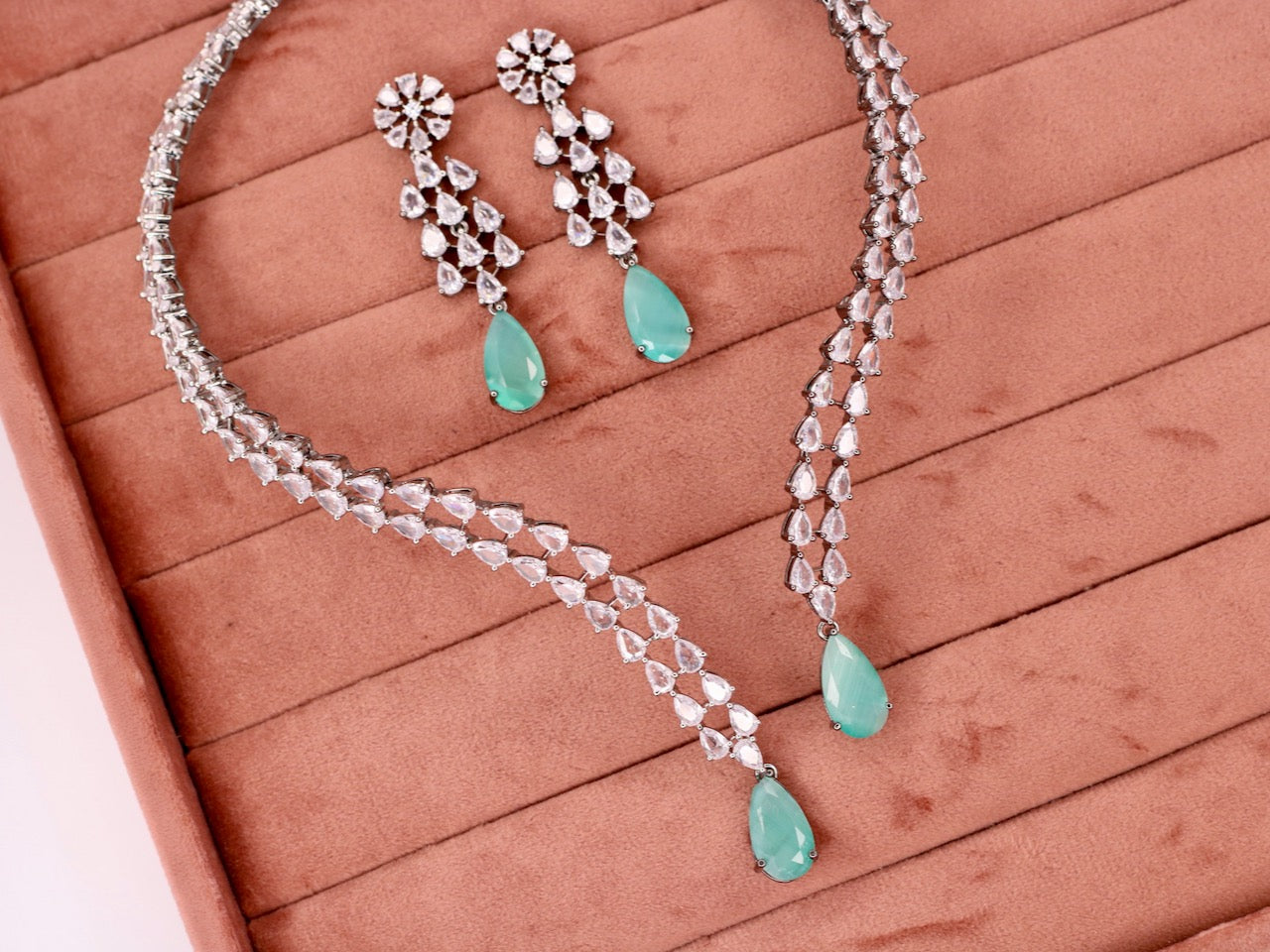 Insha AD Neckalce Set