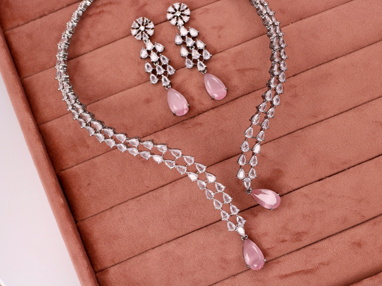 Insha AD Neckalce Set