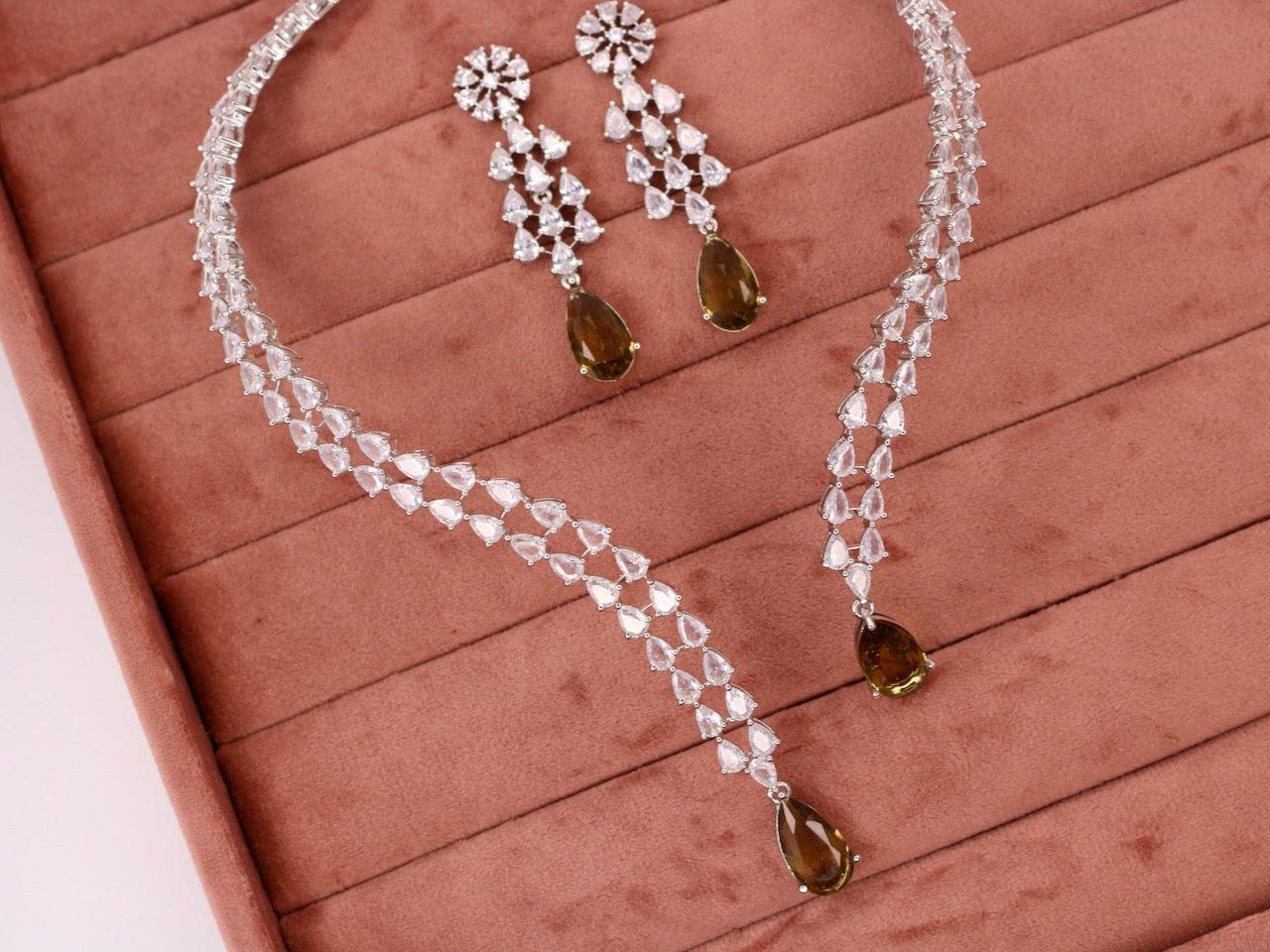Insha AD Neckalce Set