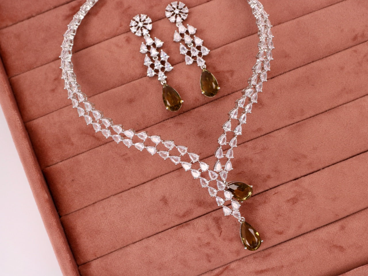 Insha AD Neckalce Set