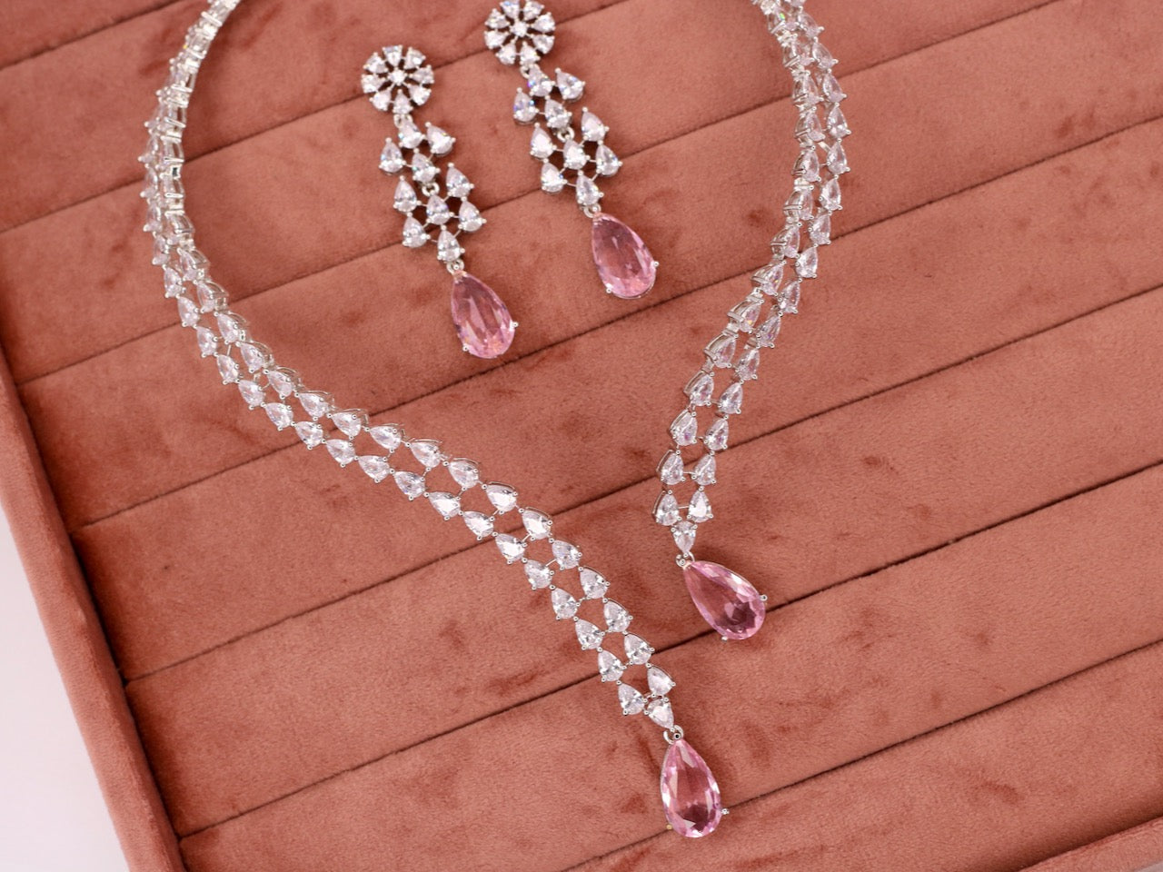 Insha AD Neckalce Set