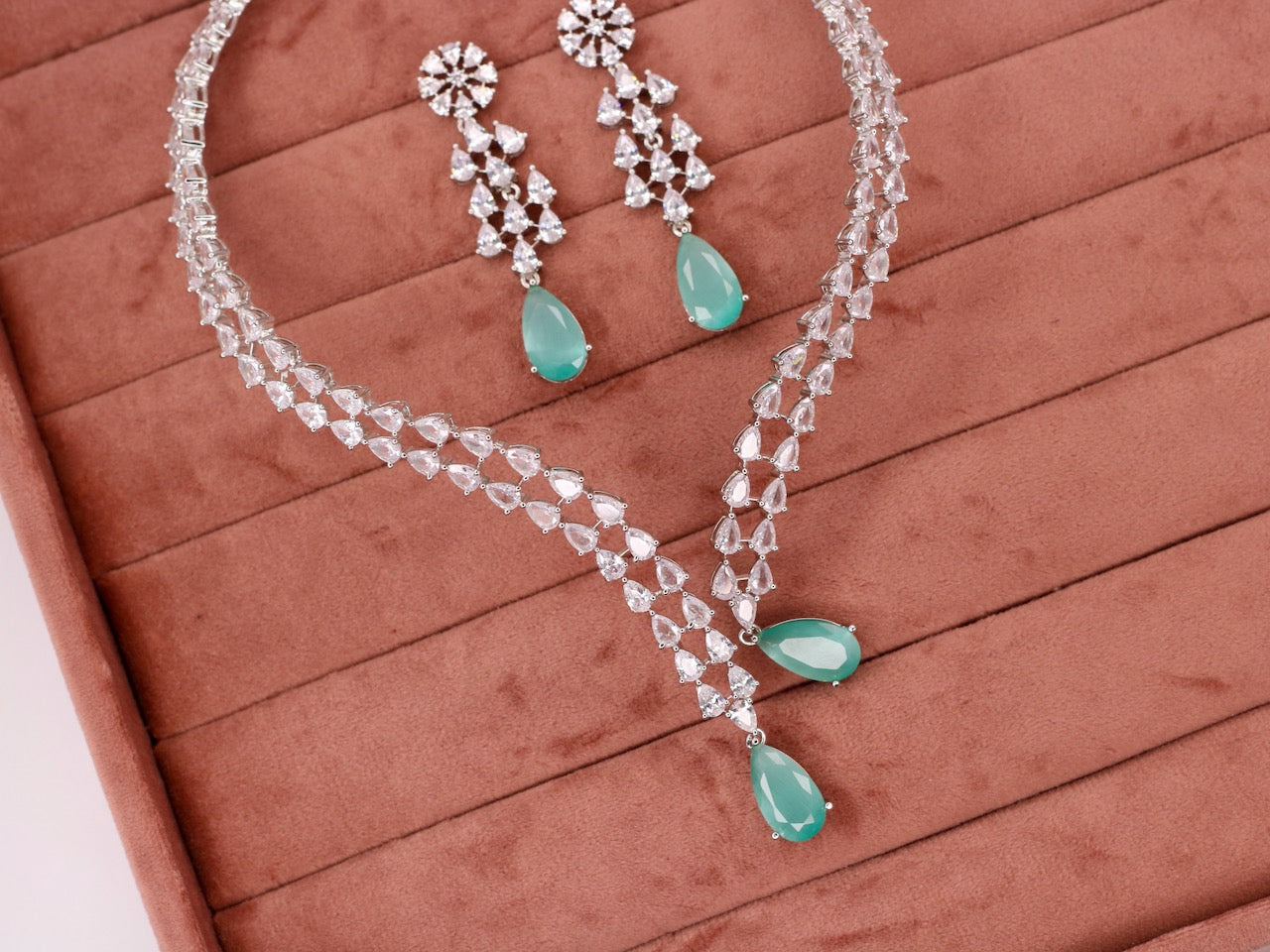 Insha AD Neckalce Set