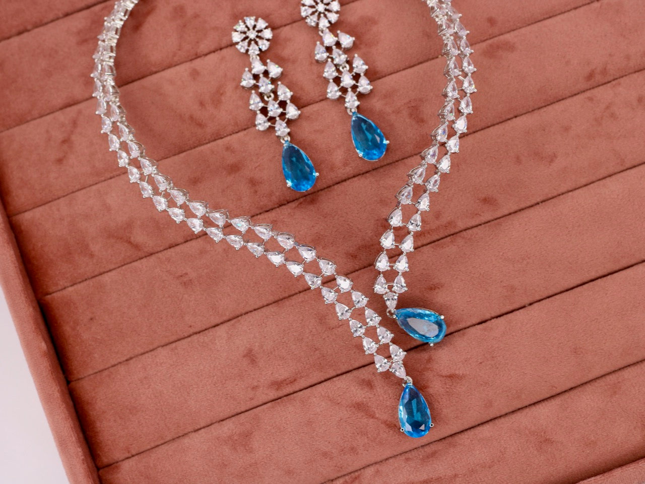 Insha AD Neckalce Set