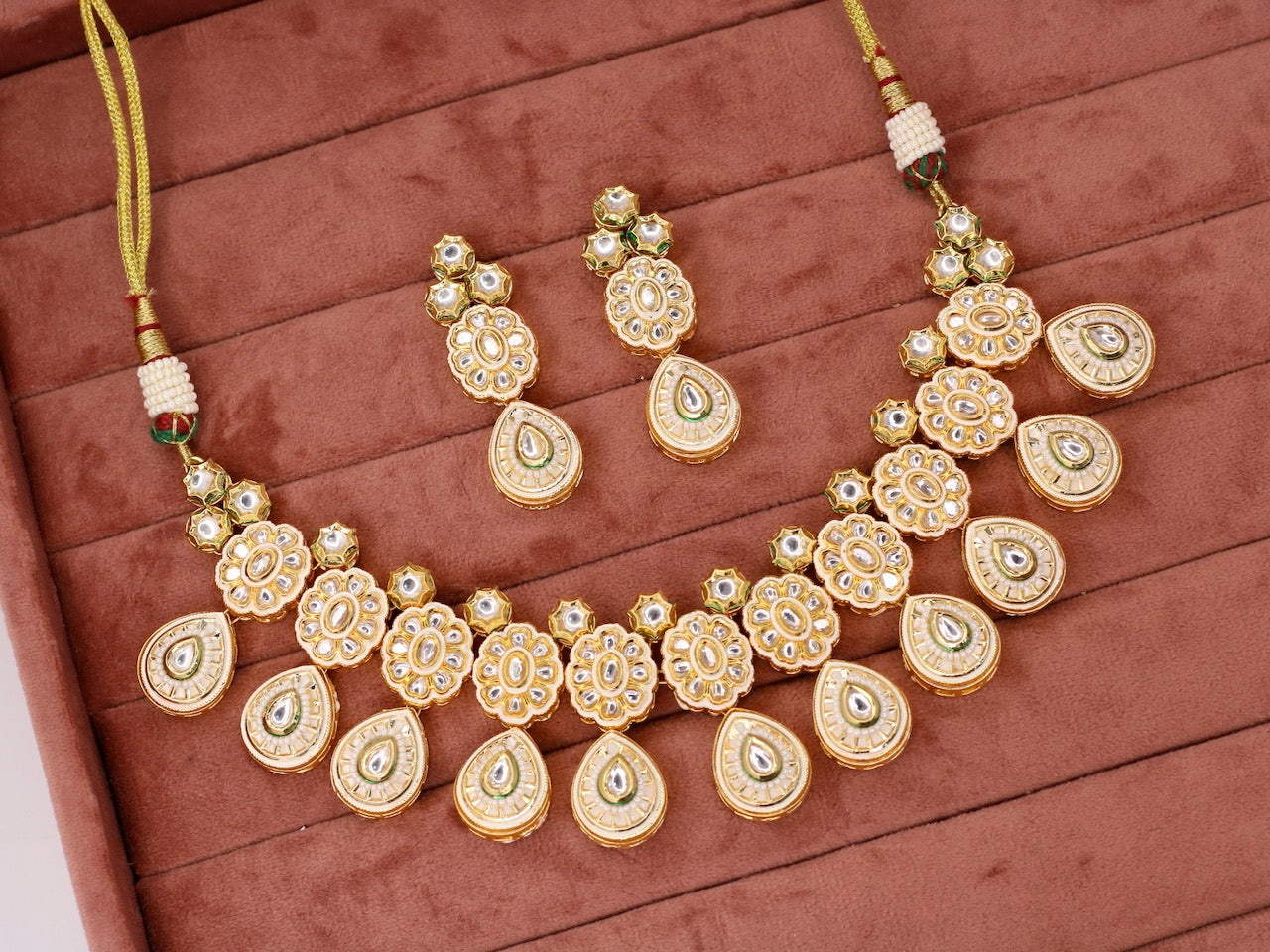 Amat Kundan Necklace Set