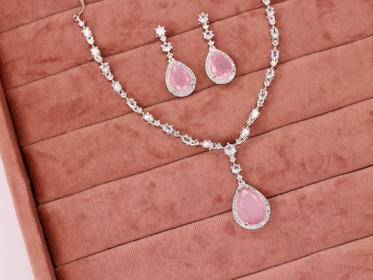 Raisa AD Necklace Set