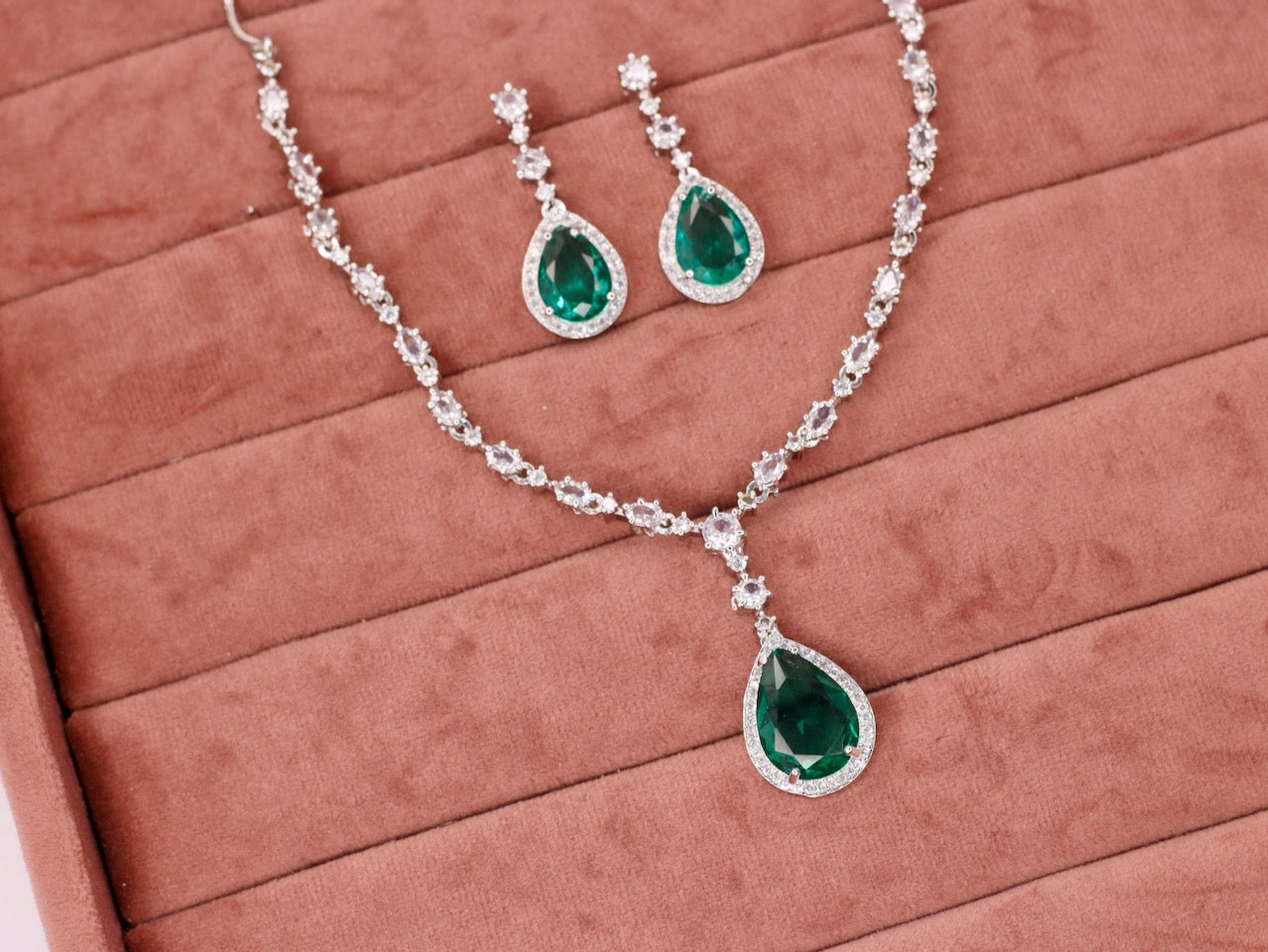 Raisa AD Necklace Set