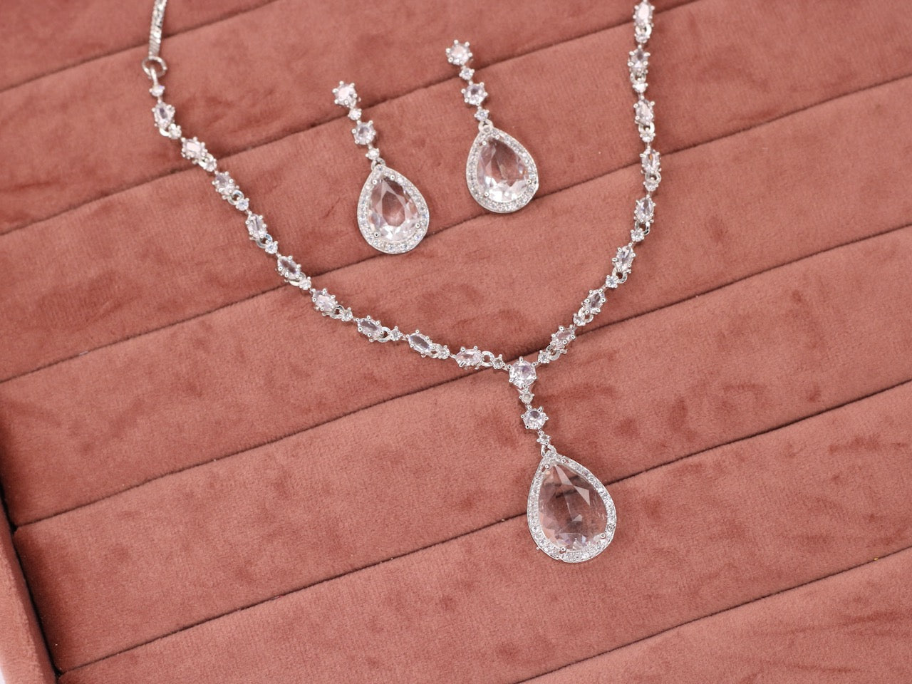 Raisa AD Necklace Set