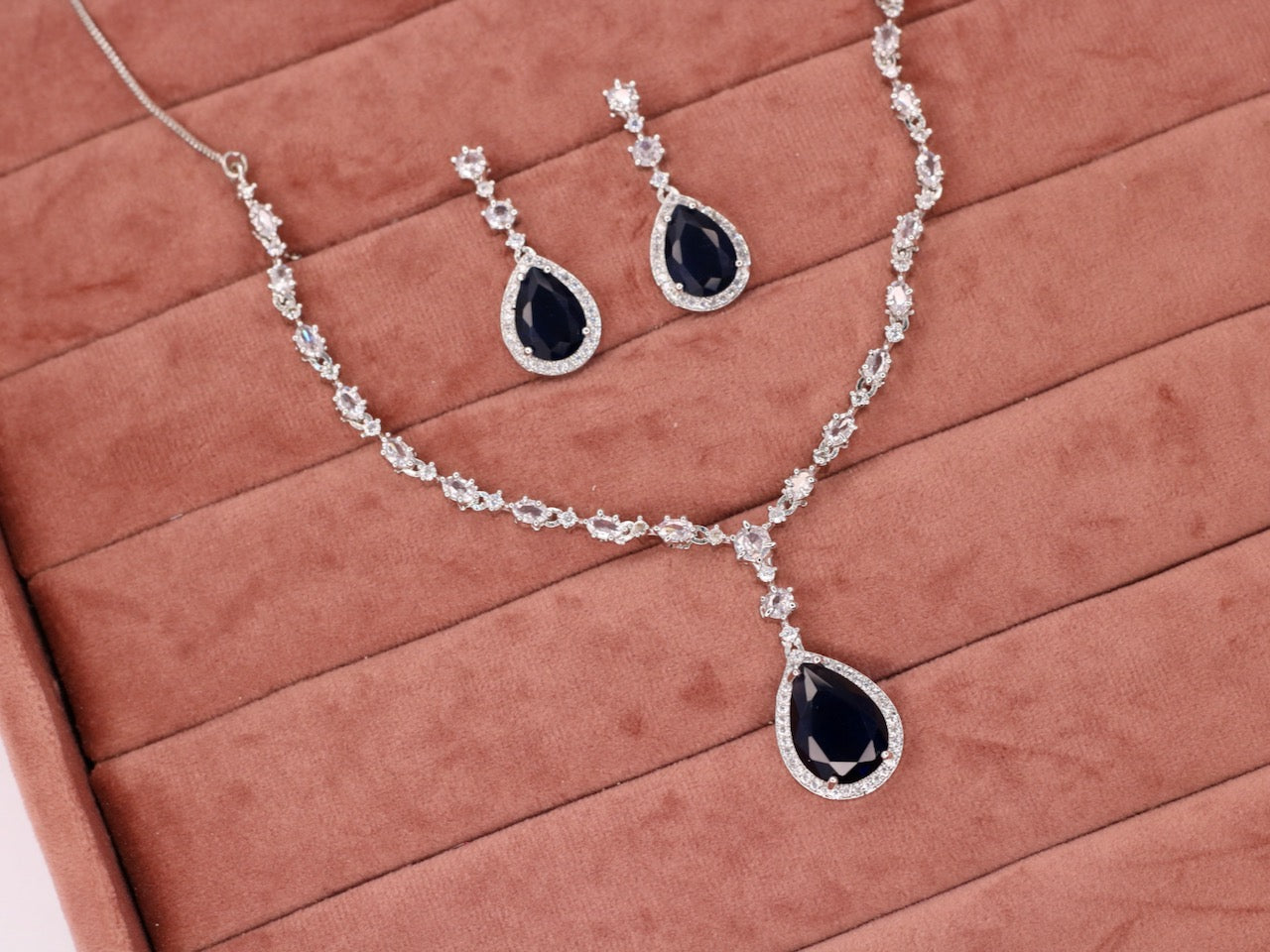 Raisa AD Necklace Set