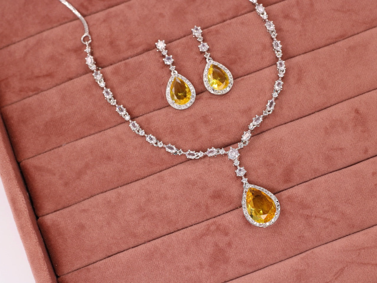 Raisa AD Necklace Set
