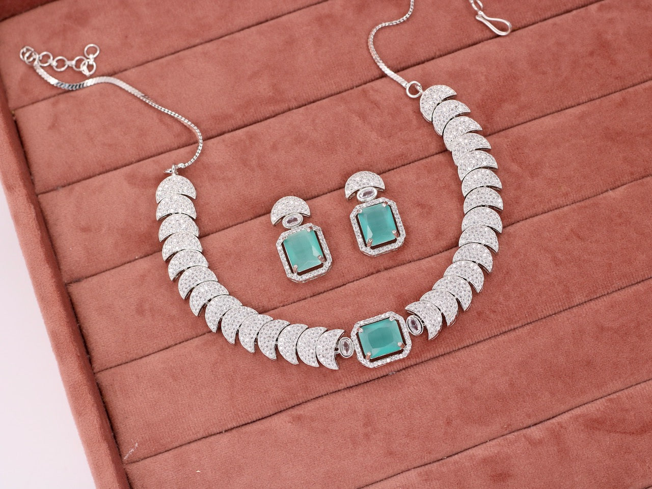 Sadah AD Necklace Set