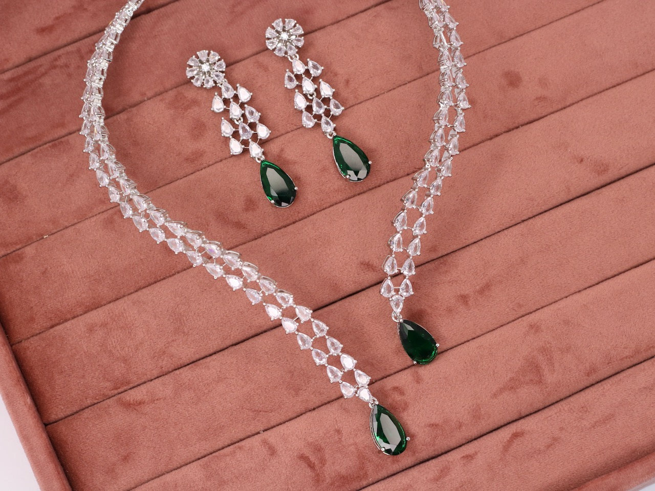Insha AD Neckalce Set