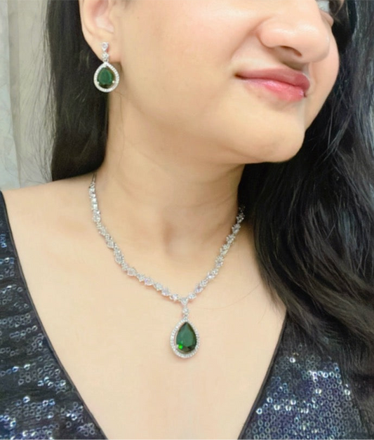 Avyana AD Necklace Set