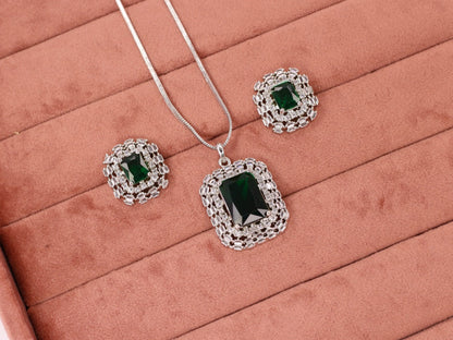 Shahira AD Pendant Set