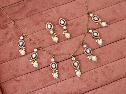 Lama Kundan Necklace Set